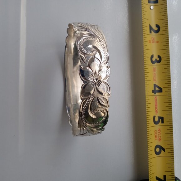 Sterling Silver Kuuipo Bangle Hawaiian Bracelet - Picture 4 of 8